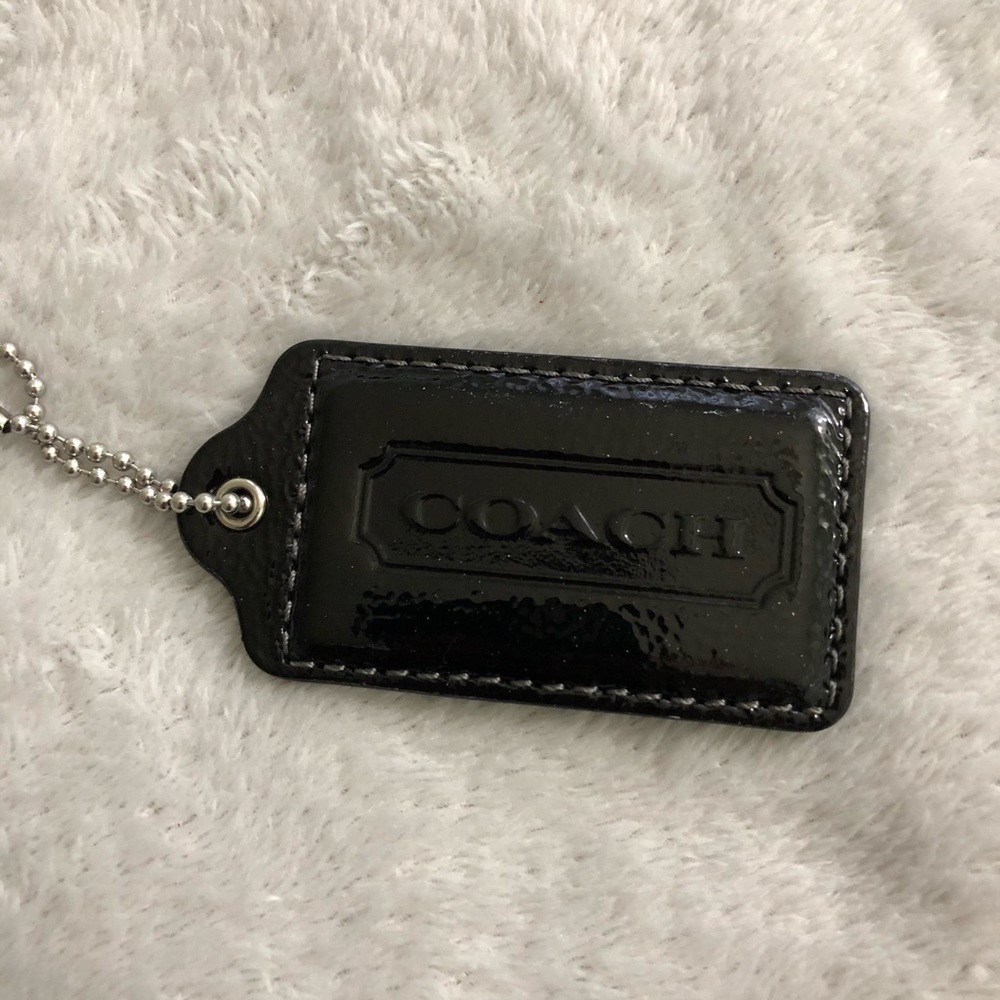 ⬇️❤️coach patent leather hang tag 🔥